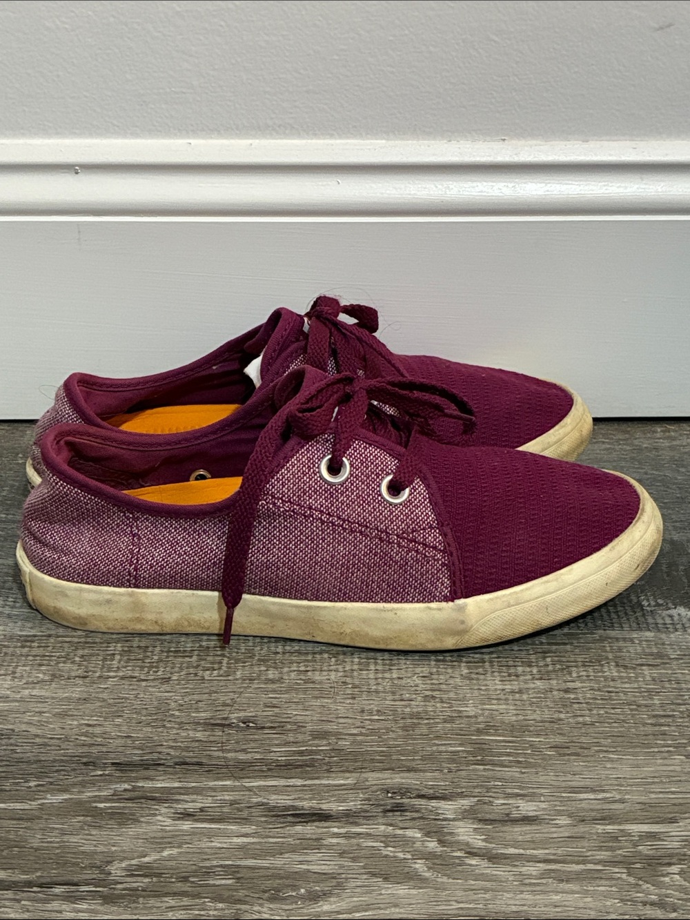 Converse Women's Low-Top Sneakers in Burgundy